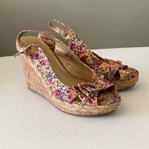 Ladies Madden Girl Floral Print Slingback Wedges 3 1/2” heel Size 8